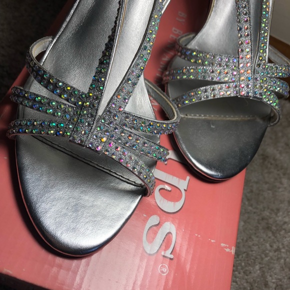 Touch Ups Silver Lyric 2 1/2" Heels Special Occasion - Picture 8 of 12